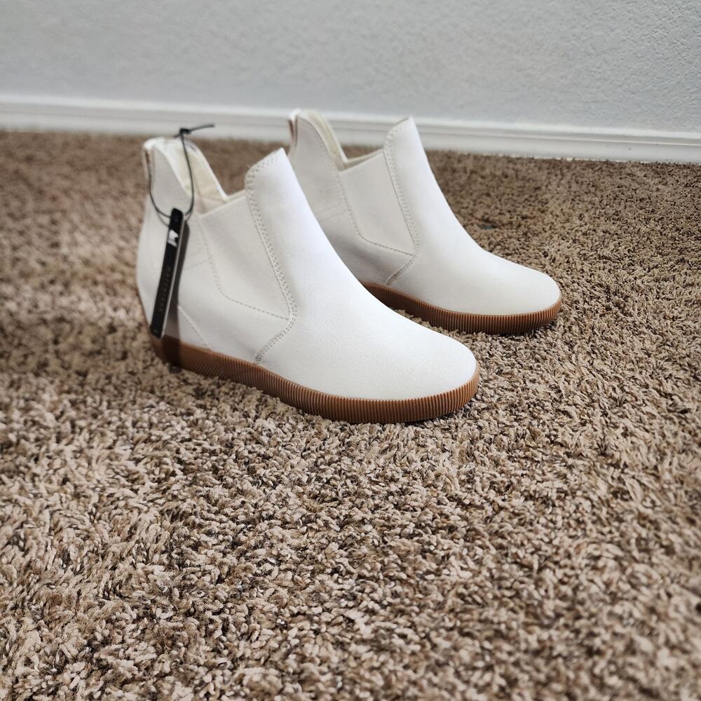 Sorel Evie Chelsea Cream Wedge Suede Bootie Waterproof 8 NWT